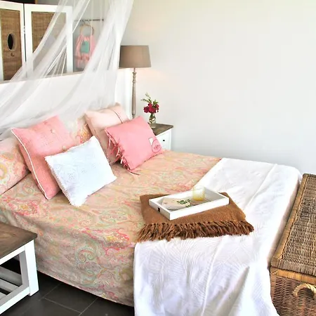 Villa B-only Beach House Alcanada
