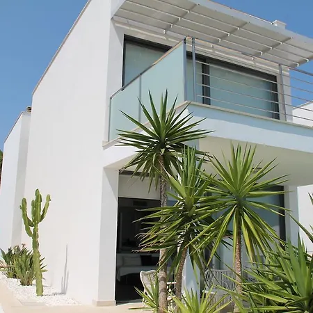 B-only Beach House * Alcanada